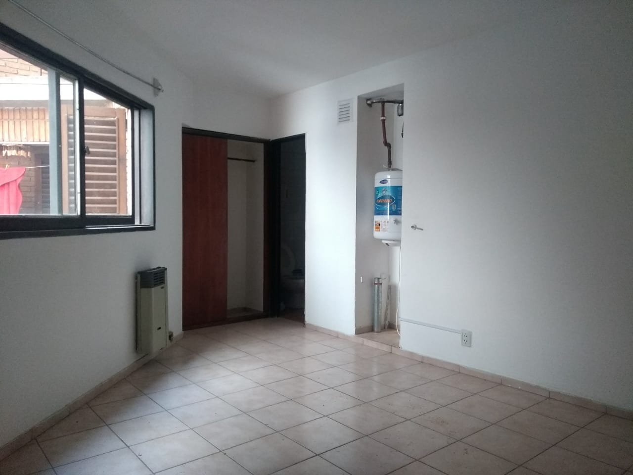 e52dbc46-63ef-4559-9de2-5dfc5e630d51.jpg